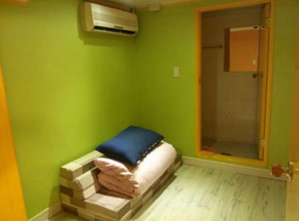 Popcorn Hostel Busan Station