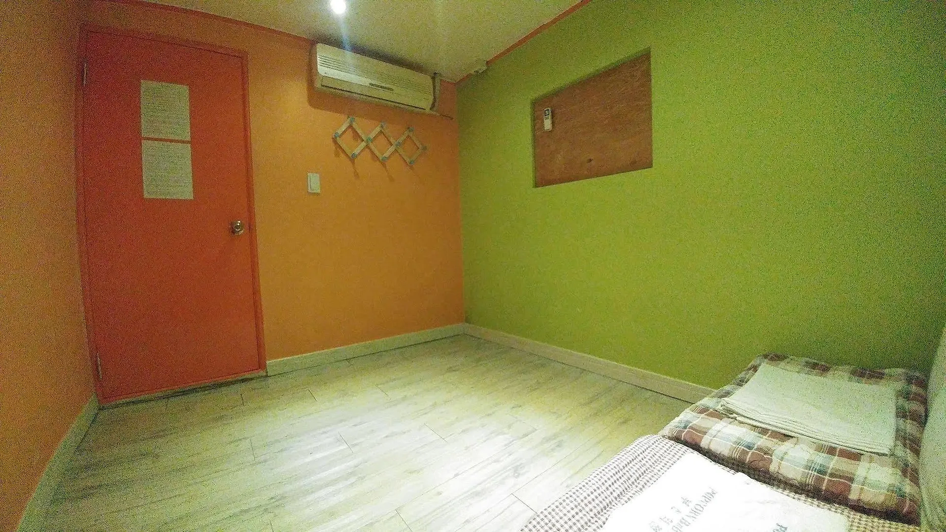 Popcorn Hostel Busan Station 2*,